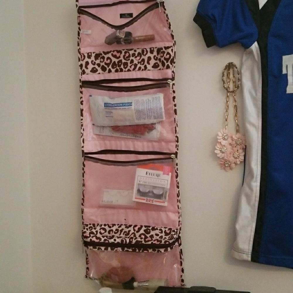 Makeup holder